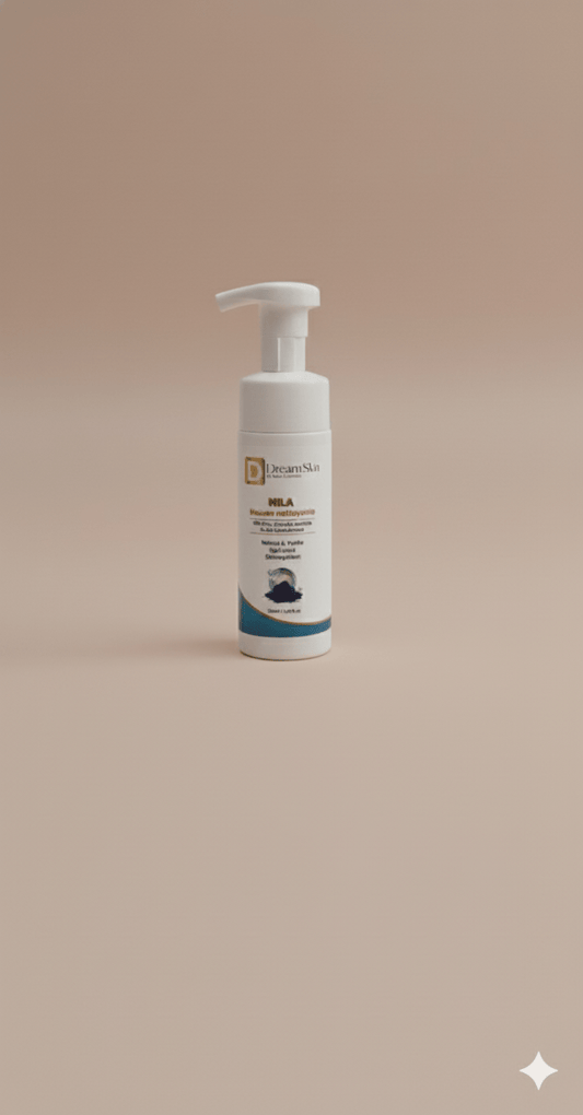 Mousse nettoyante et démaquillante au Nila . - DREAM SKIN by Sasha Cosmetics