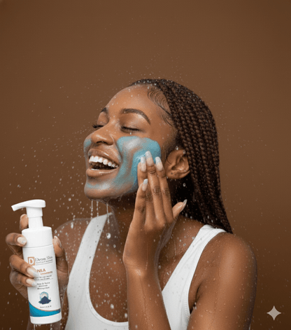 Mousse nettoyante et démaquillante au Nila . - DREAM SKIN by Sasha Cosmetics